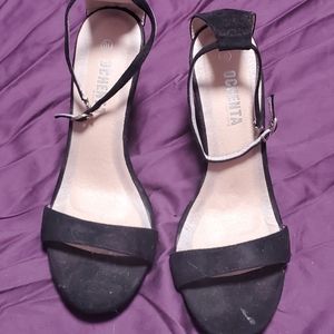 Ochenta black suede 4.5" heels size 10